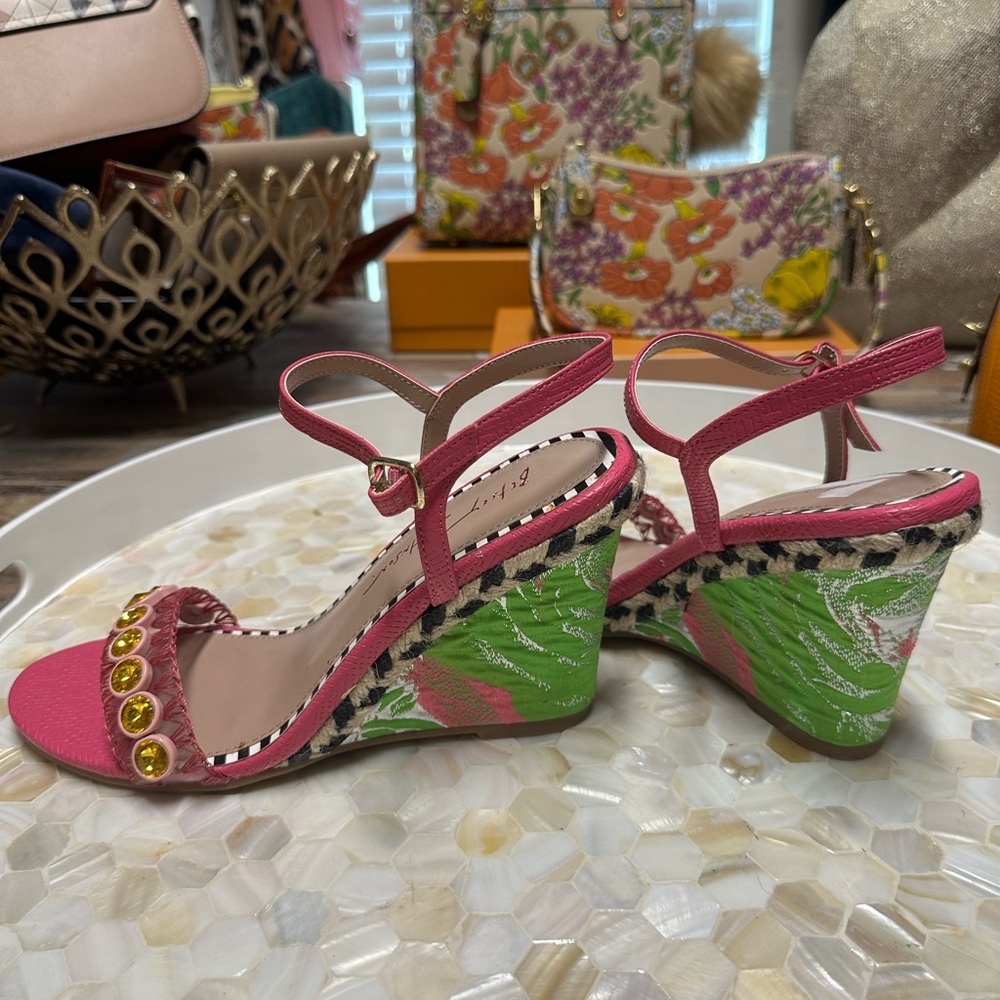 Gorgeous NEW Betsy Johnson Sandals! 8.5 M - Picture 2 of 5
